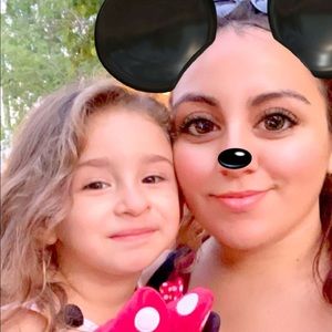 Meet your Posher, Alejandra